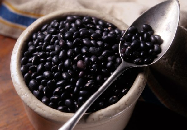 Frijoles negros: Cinco alimentos ricos en hierro | TopCinco.es